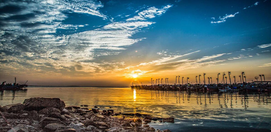 甩马尔代夫几条街的海景在防城港